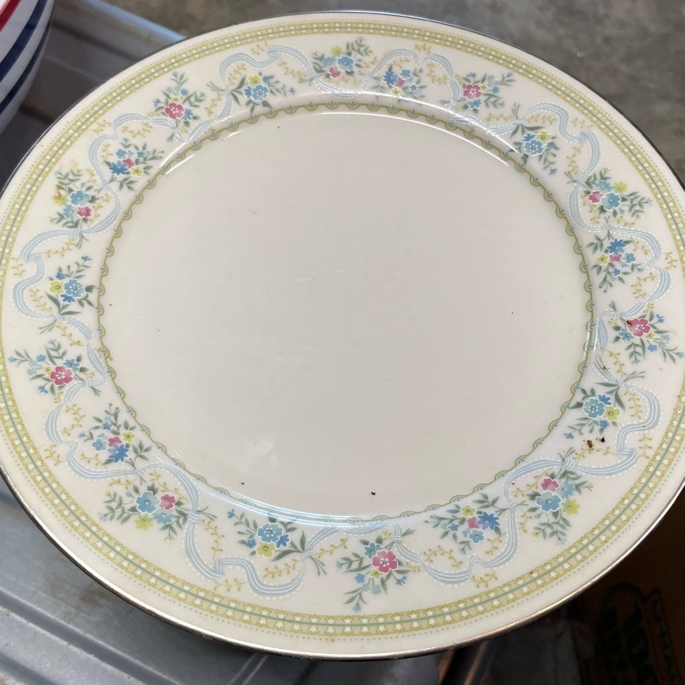 Noritake Ivory China Dinner Plate Japan 7229 Delight